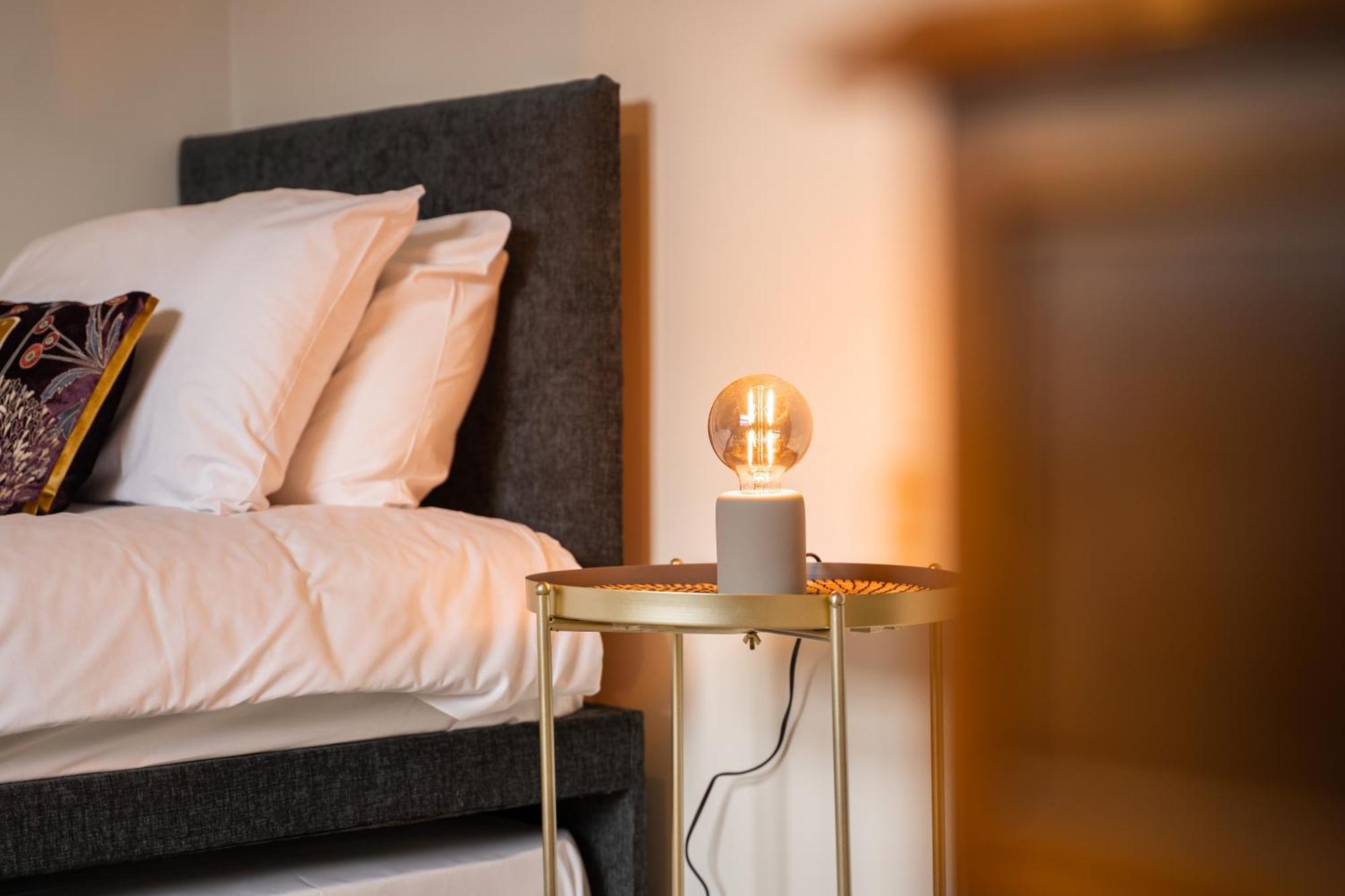 Pet-friendly 2 Bed Near Train Station. For 6 People. Holiday home *