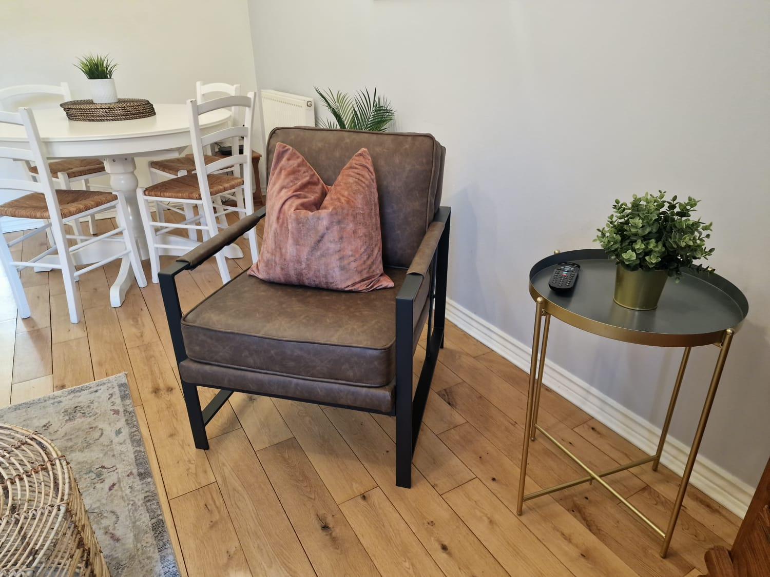 Pet-friendly 2 Bed Near Train Station. For 6 People. Holiday home