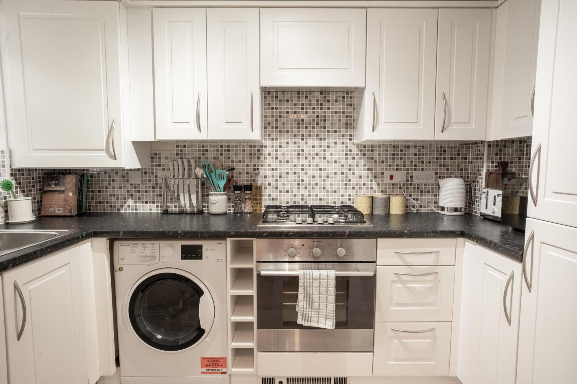 Pet-friendly 2 Bed Near Train Station. For 6 People. Chester